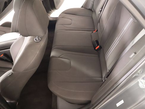 Used 2025 Hyundai Elantra SEL FWD image 13