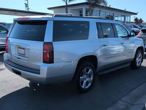 Used 2016 Chevrolet Suburban LT RWD image 6
