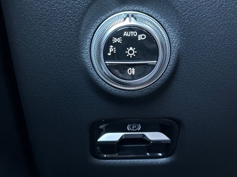 Used 2025 Mercedes-Benz CLE 53 AMG 4MATIC Coupe image 34