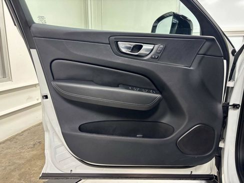 Used 2023 Volvo XC60 B5 Plus AWD/4WD image 12