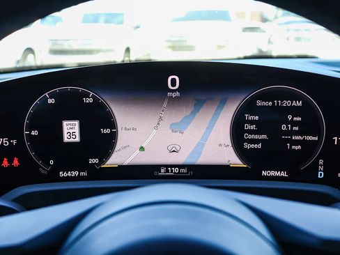 Used 2021 Porsche Taycan Turbo image 24