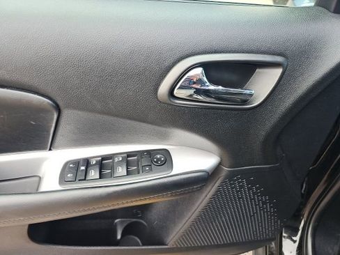 Used 2020 Dodge Journey SE w/ Blacktop Package image 13