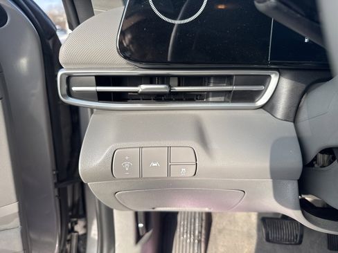 Used 2023 Hyundai Elantra SEL w/ Convenience Package image 14