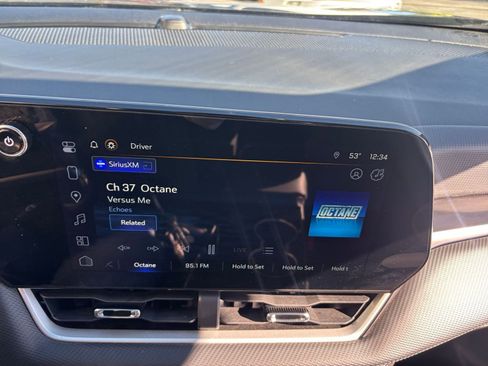 Used 2025 Chevrolet Equinox LT image 21