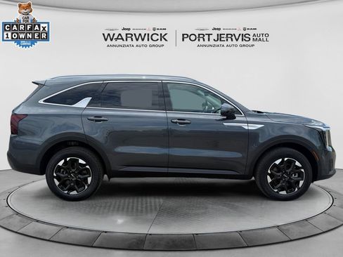Used 2024 Kia Sorento S w/ Panoramic Sunroof Package AWD/4WD image 6