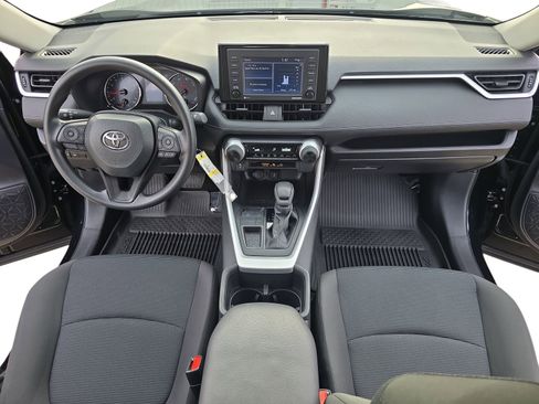 Used 2022 Toyota RAV4 LE image 15