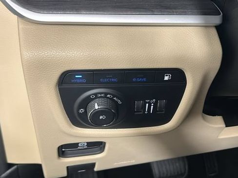 Used 2024 Jeep Grand Cherokee Limited 4xe AWD/4WD image 19
