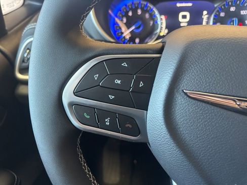 New 2026 Chrysler Pacifica Select image 25