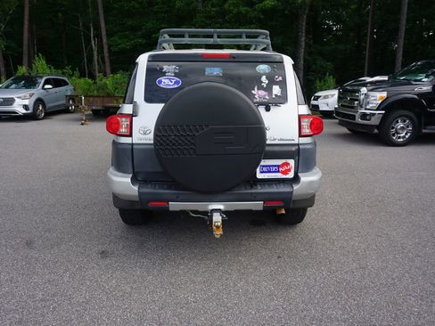 Used 2007 Toyota FJ Cruiser 2WD image 14