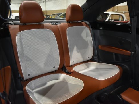 Used 2016 Volkswagen Beetle 1.8T S image 32