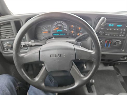 Used 2005 GMC Sierra 1500 W/T w/ Light Duty Power Package image 10