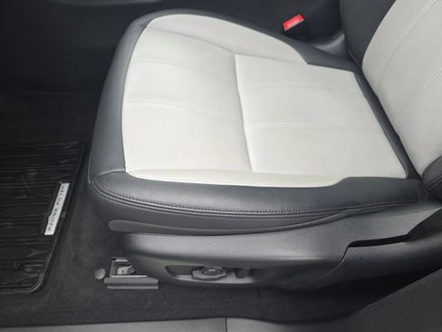 Certified 2025 Land Rover Range Rover Evoque Dynamic SE AWD/4WD image 31