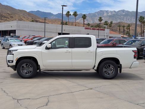 New 2025 Nissan Frontier SV w/ SV Convenience Package image 3