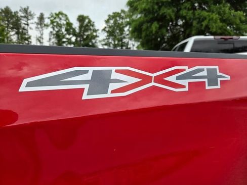Used 2023 Chevrolet Silverado 1500 LT w/ Leather Package AWD/4WD image 17