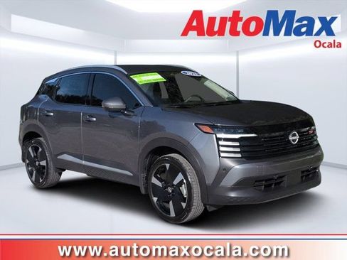 Used 2025 Nissan Kicks SR FWD image 1