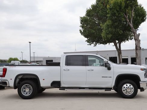 Used 2025 Chevrolet Silverado 3500 LTZ w/ LTZ Plus Package AWD/4WD image 3