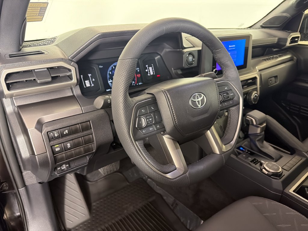 Used 2025 Toyota Tacoma SR5 AWD/4WD image 13