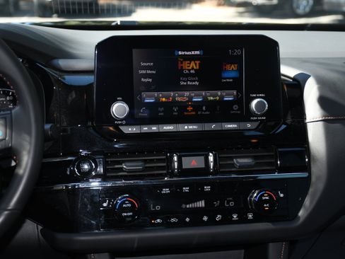 Used 2025 Nissan Pathfinder Rock Creek image 16