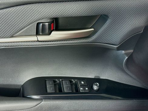 Used 2025 Toyota Camry SE image 23