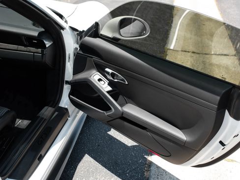 Used 2018 Porsche 911 GT3 RWD image 24