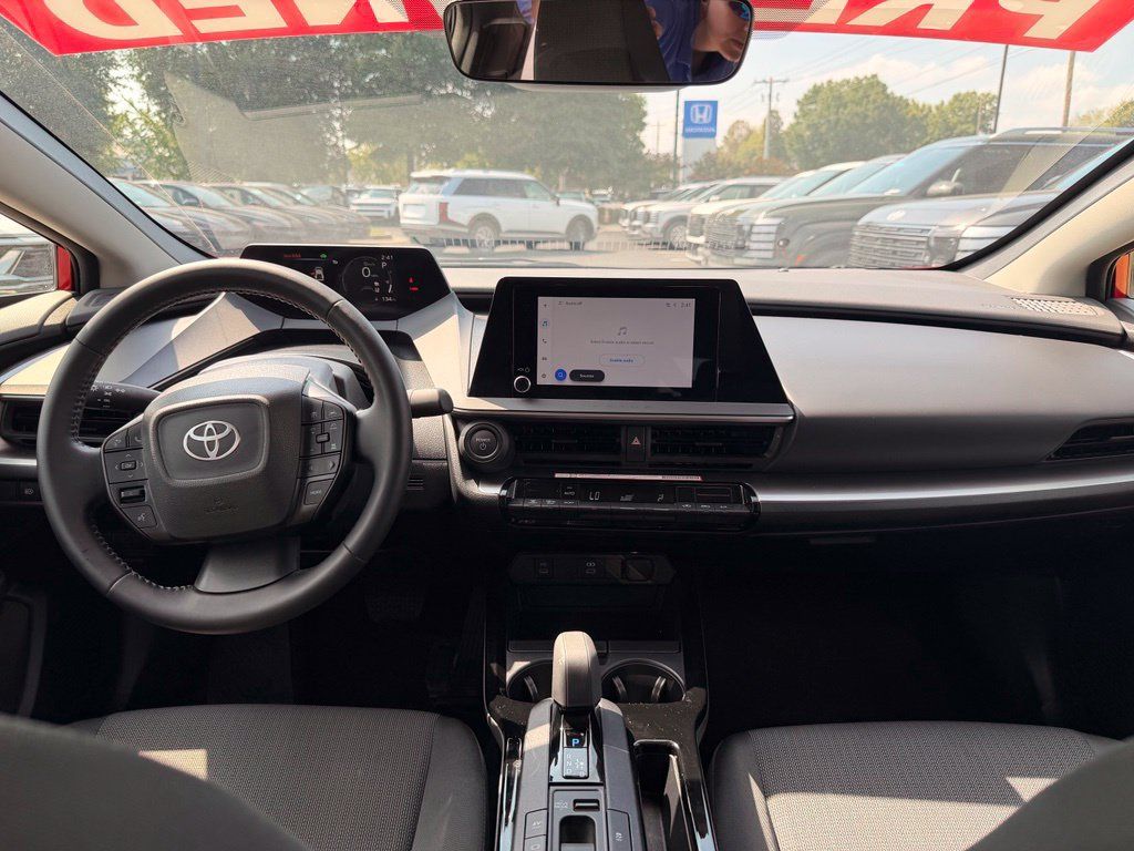 Used 2026 Toyota Prius LE FWD image 26