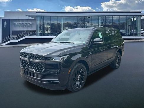 New 2026 Lincoln Navigator Reserve w/ Jet Appearance Package AWD/4WD image 3