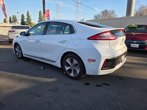 Used 2019 Hyundai Ioniq Limited image 2