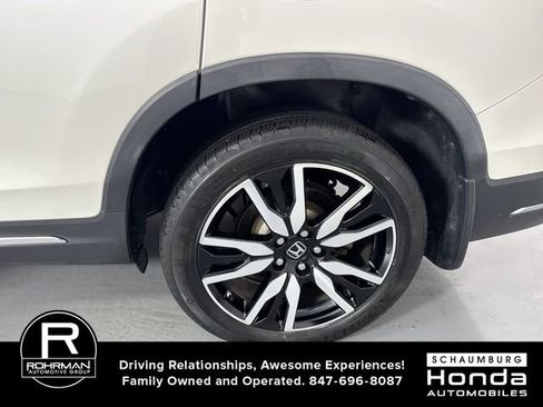 Used 2019 Honda Pilot Touring image 5