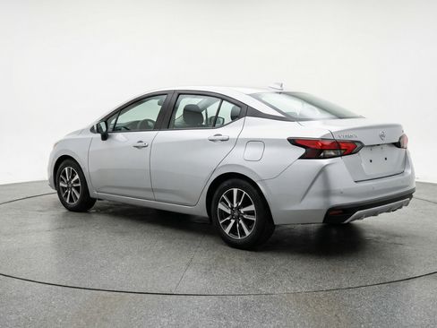 Used 2025 Nissan Versa SV image 6