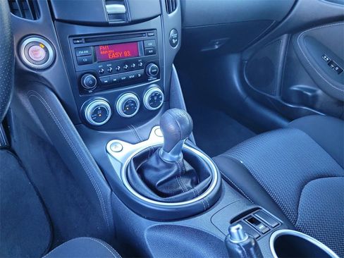 Certified 2020 Nissan 370Z Coupe image 21