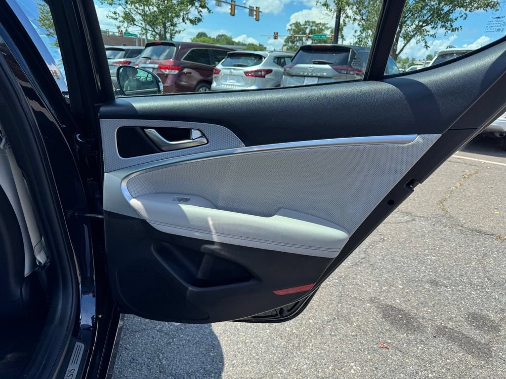 Used 2023 Genesis G70 2.0T w/ Sport Prestige Package AWD/4WD image 13