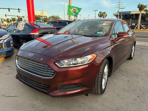 Used 2015 Ford Fusion SE FWD image 3
