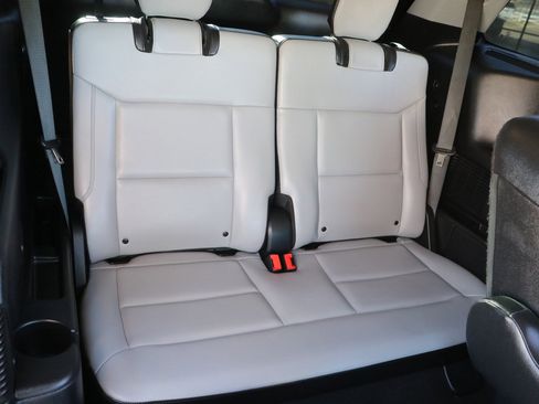 Used 2021 Ford Explorer XLT w/ Equipment Group 202A image 30