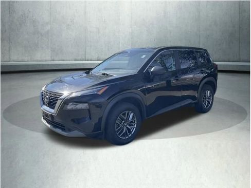 Used 2023 Nissan Rogue S image 3
