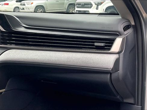 Used 2025 Toyota Camry LE FWD image 18
