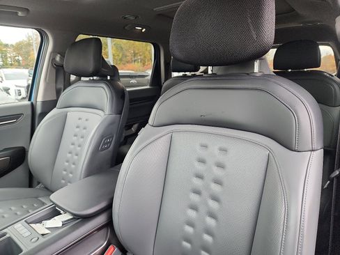 Used 2024 Kia EV9 Wind image 24