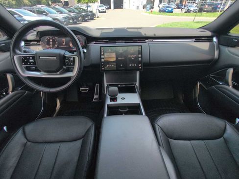Used 2024 Land Rover Range Rover Long Wheelbase SE AWD/4WD image 15