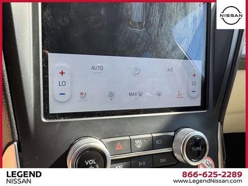 Used 2024 Ford Edge Titanium image 25