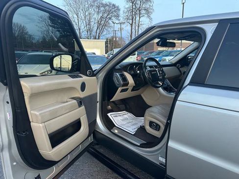 Used 2016 Land Rover Range Rover Sport HSE image 11