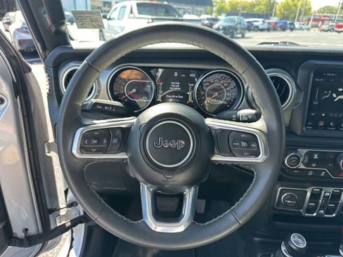 Used 2023 Jeep Gladiator Overland image 13