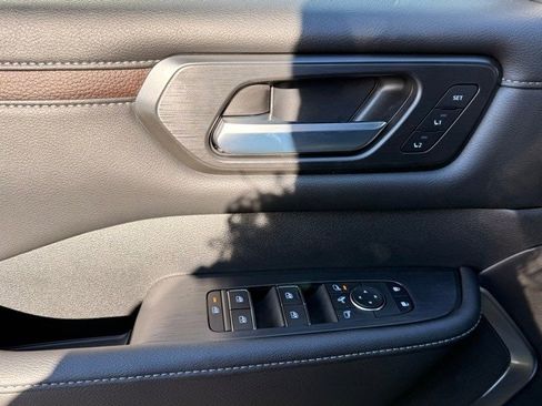 New 2026 Nissan Armada Platinum image 11