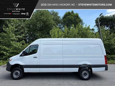 Used 2025 Mercedes-Benz Sprinter 2500 image 1