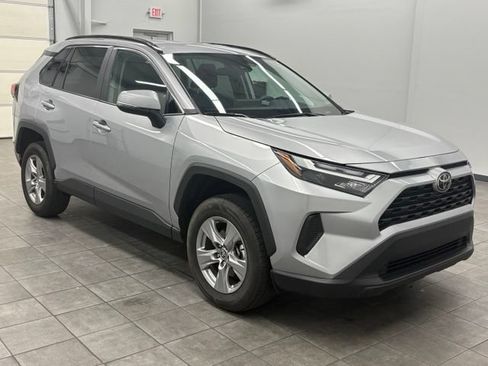 Used 2025 Toyota RAV4 XLE FWD image 1