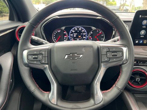 Certified 2025 Chevrolet Blazer RS w/ Enhanced Convenience Package FWD image 15