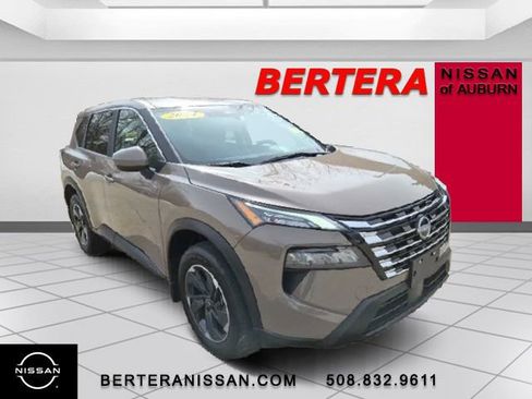 Certified 2024 Nissan Rogue SV image 4