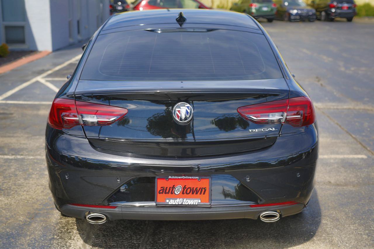 Used 2020 Buick Regal Avenir w/ Driver Confidence Package II FWD image 15