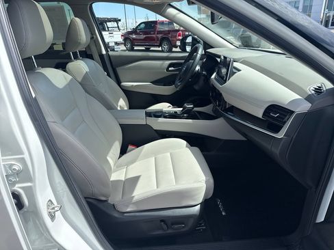 Used 2023 Nissan Rogue SL AWD/4WD image 28