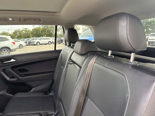 Used 2020 Volkswagen Tiguan SEL FWD image 13