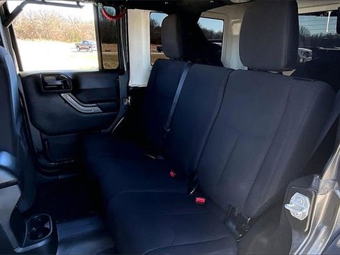 Used 2018 Jeep Wrangler Unlimited Sport S image 21