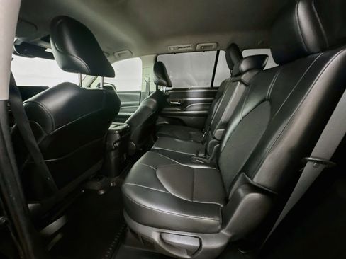 Used 2024 Toyota Grand Highlander AWD image 28